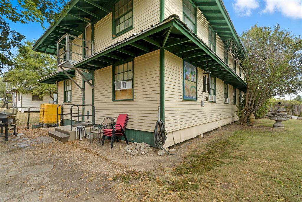 Mineral Wells, TX 76067,348 Sam Houston Street