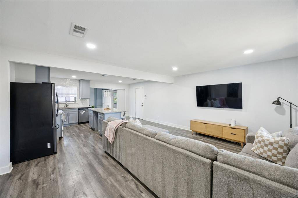 Dallas, TX 75228,2472 Highwood Drive