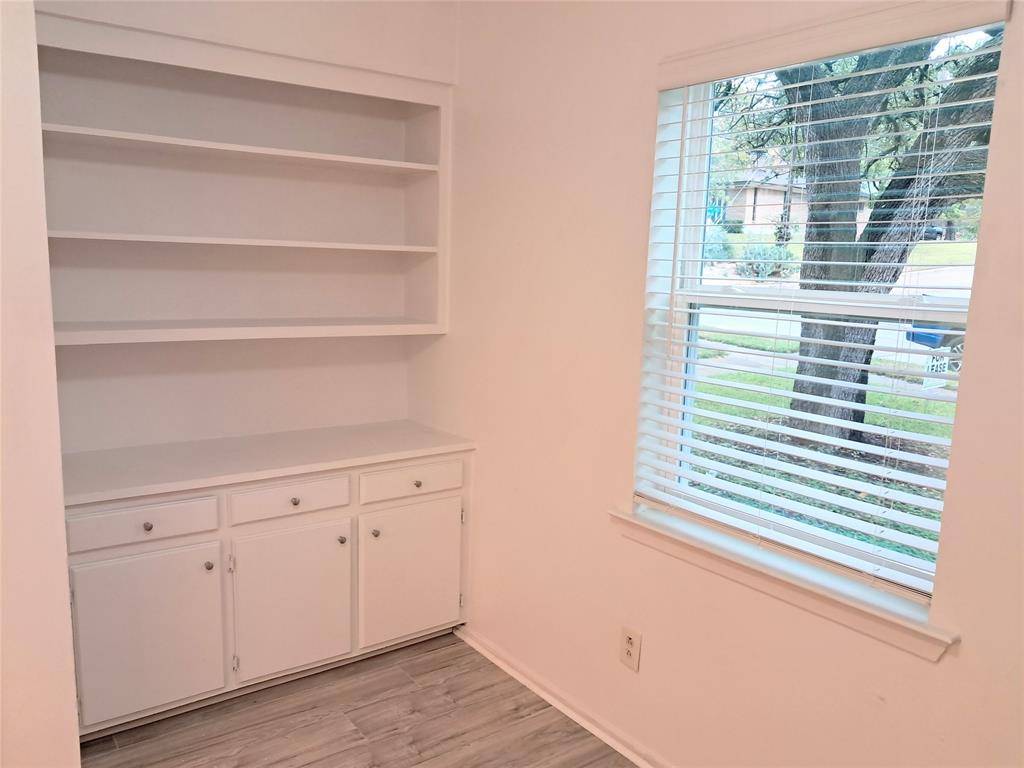 Dallas, TX 75238,9815 BROKEN BOW Road