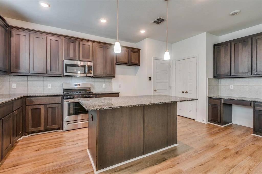 Dallas, TX 75236,3716 Prague Mews