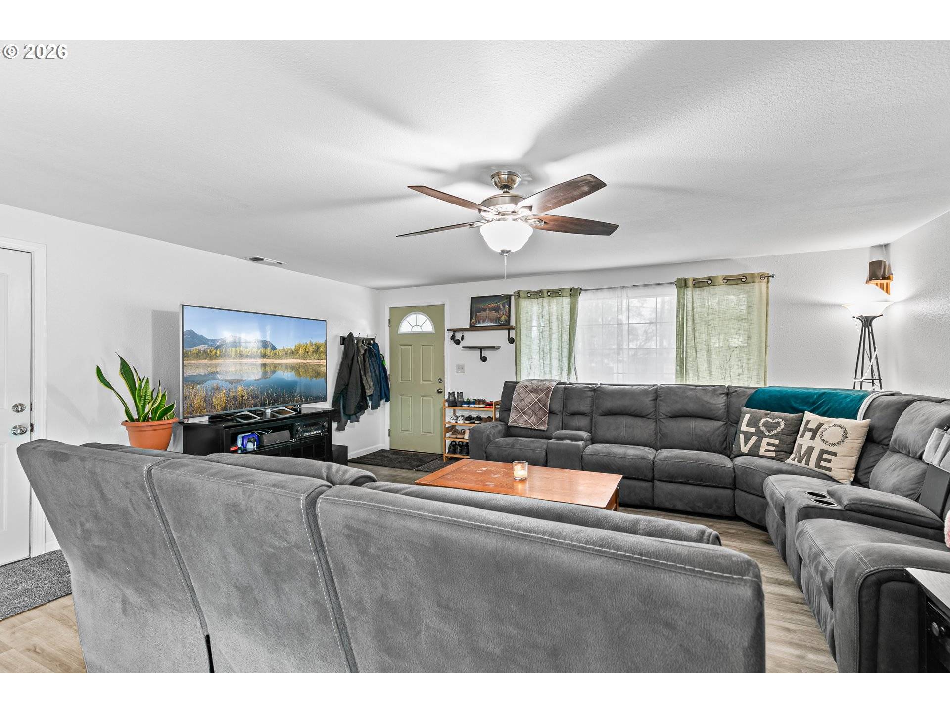 Phoenix, OR 97535,3712 COLVER RD