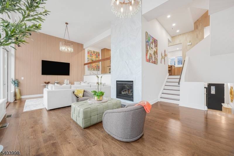 Edgewater Boro, NJ 07020,9 Vela Way