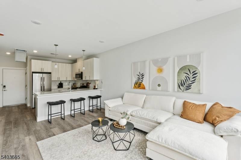 Roselle Park Boro, NJ 07204,140 W Webster Ave #124