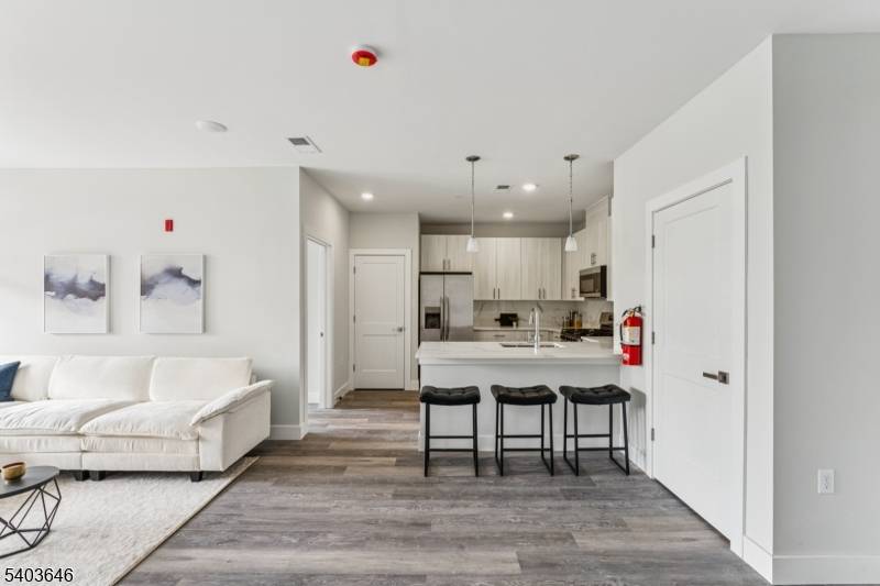 Roselle Park Boro, NJ 07204,140 W Webster Ave #101