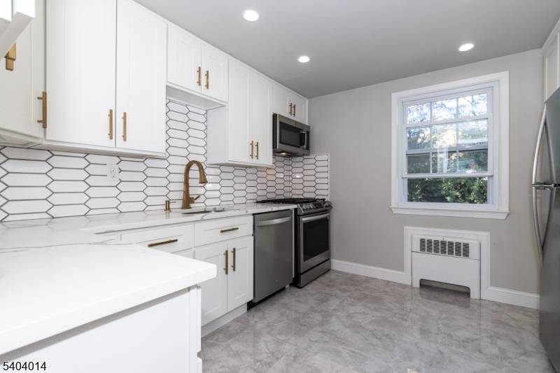 Springfield Twp., NJ 07081,445 Morris Ave