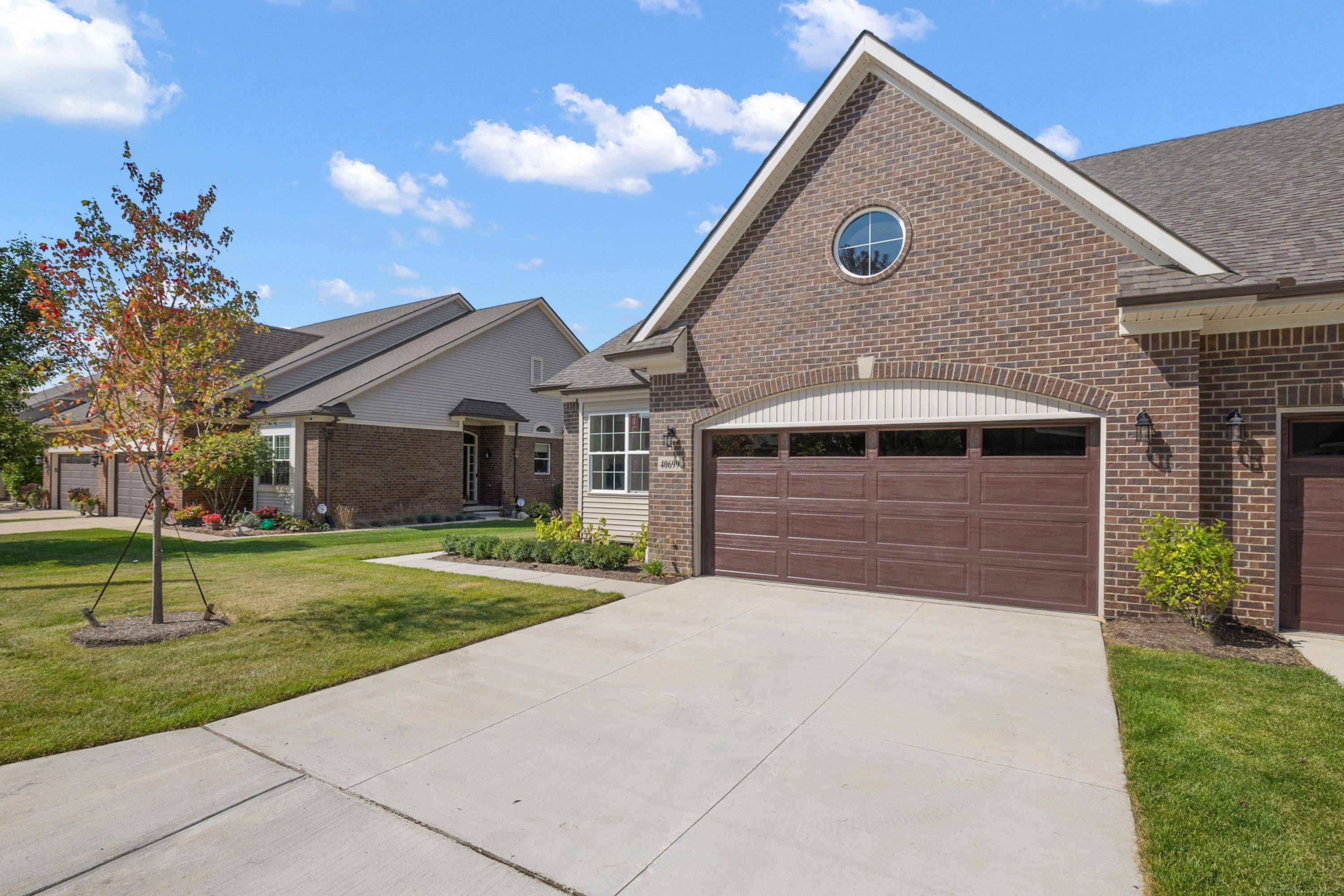 Clinton Township, MI 48036,40699 Azalea DR