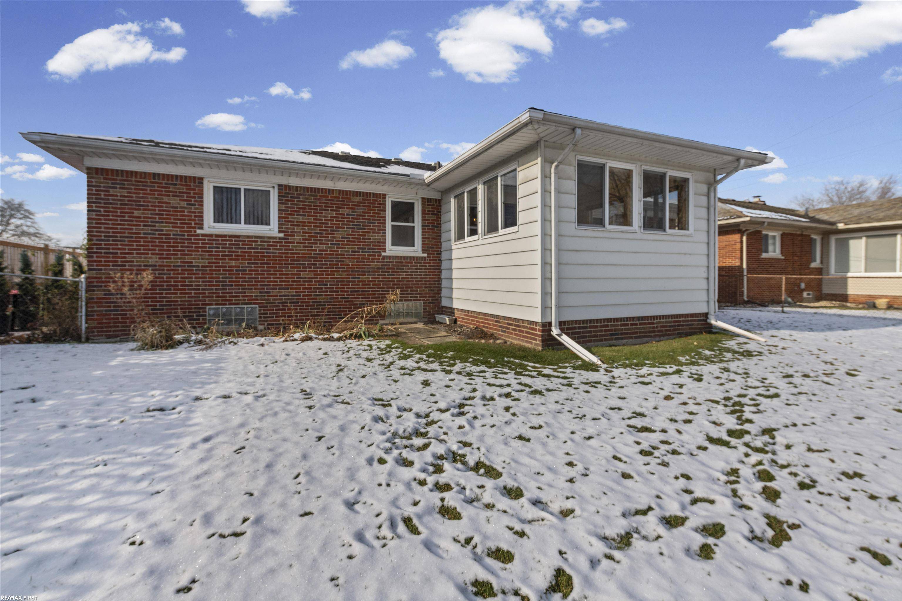 Saint Clair Shores, MI 48081,28506 Kimberly LN