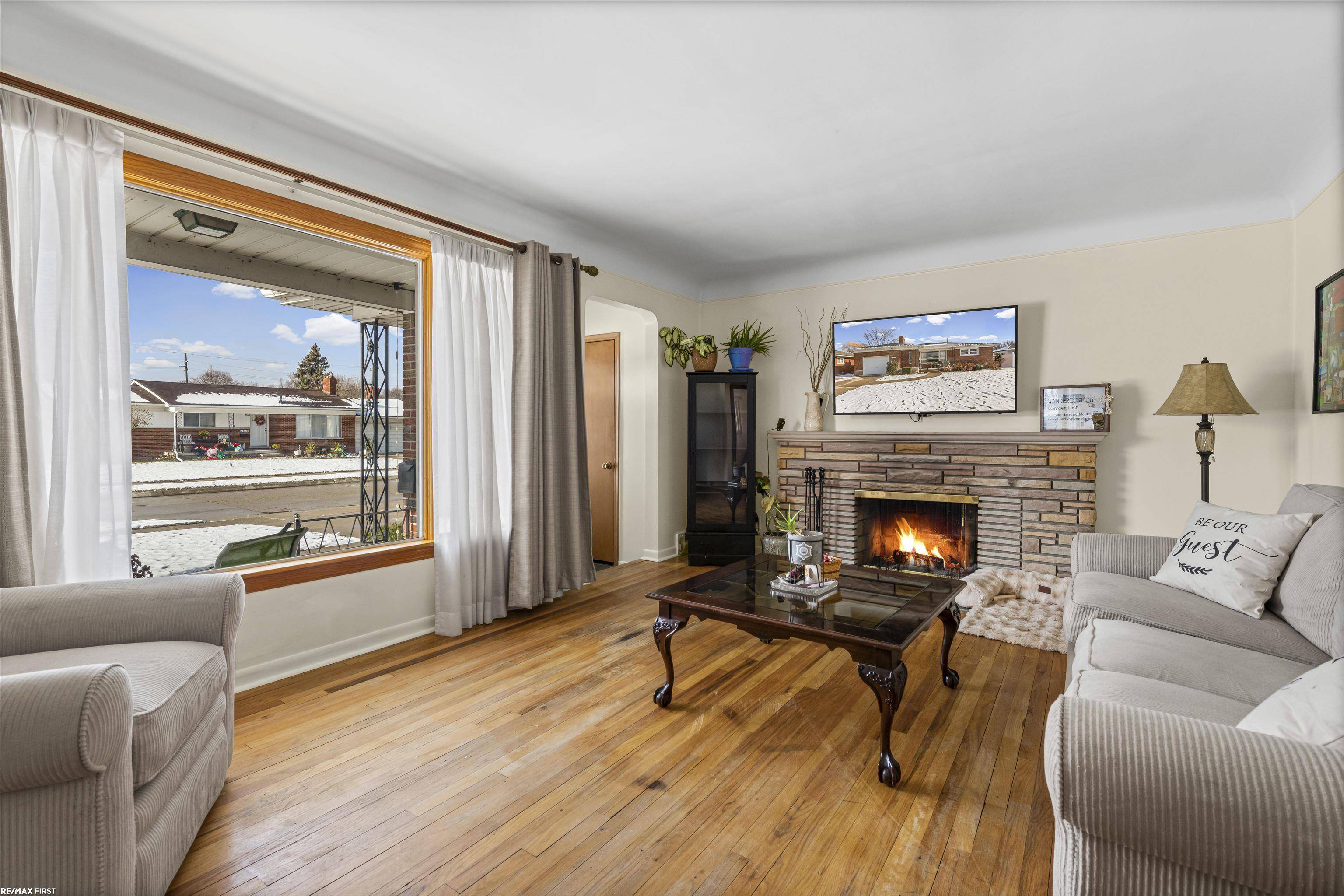 Saint Clair Shores, MI 48081,28506 Kimberly LN