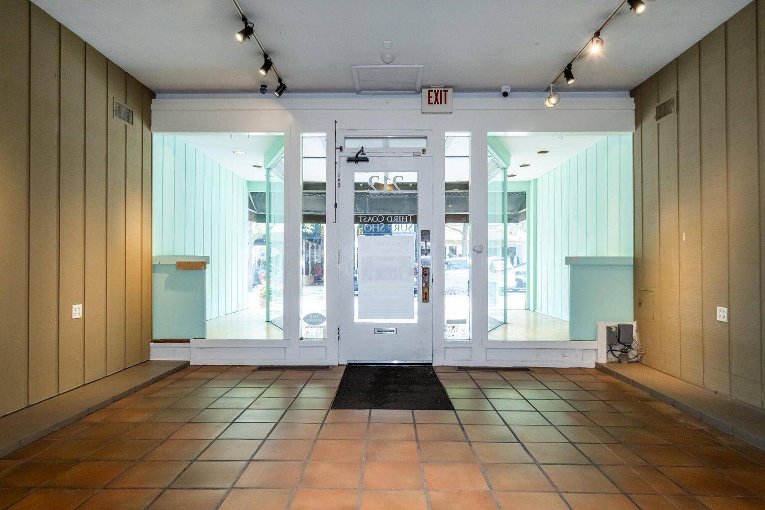 St. Joseph, MI 49085,212 State ST