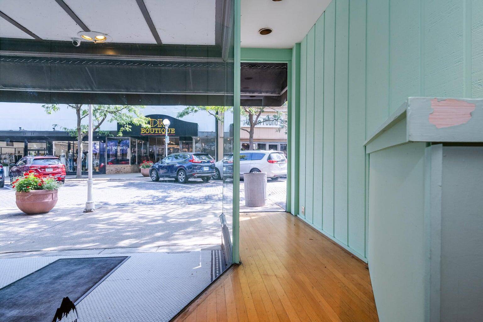 St. Joseph, MI 49085,212 State ST