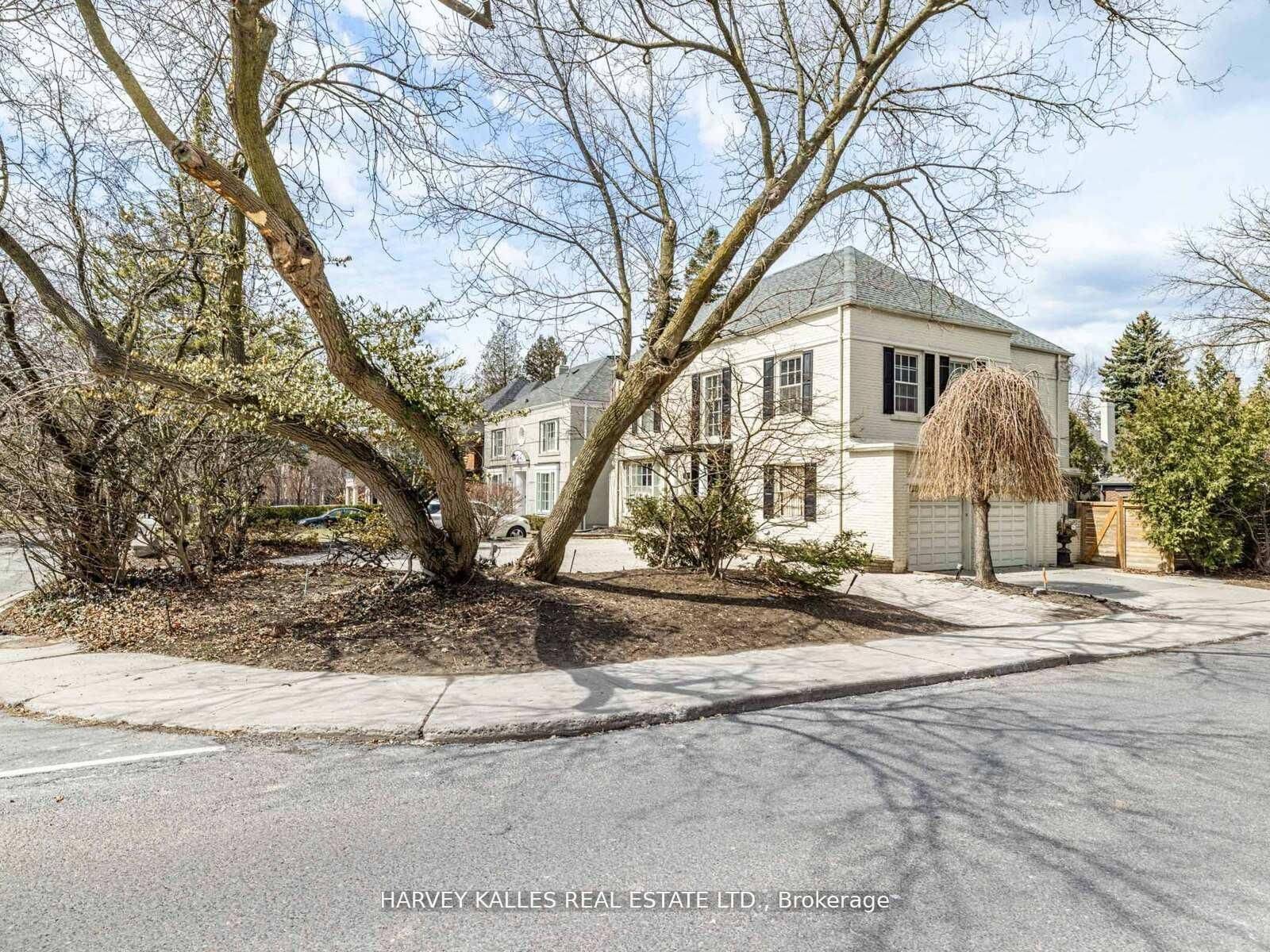 Toronto C03, ON M5P 1W4,2 Silverwood AVE