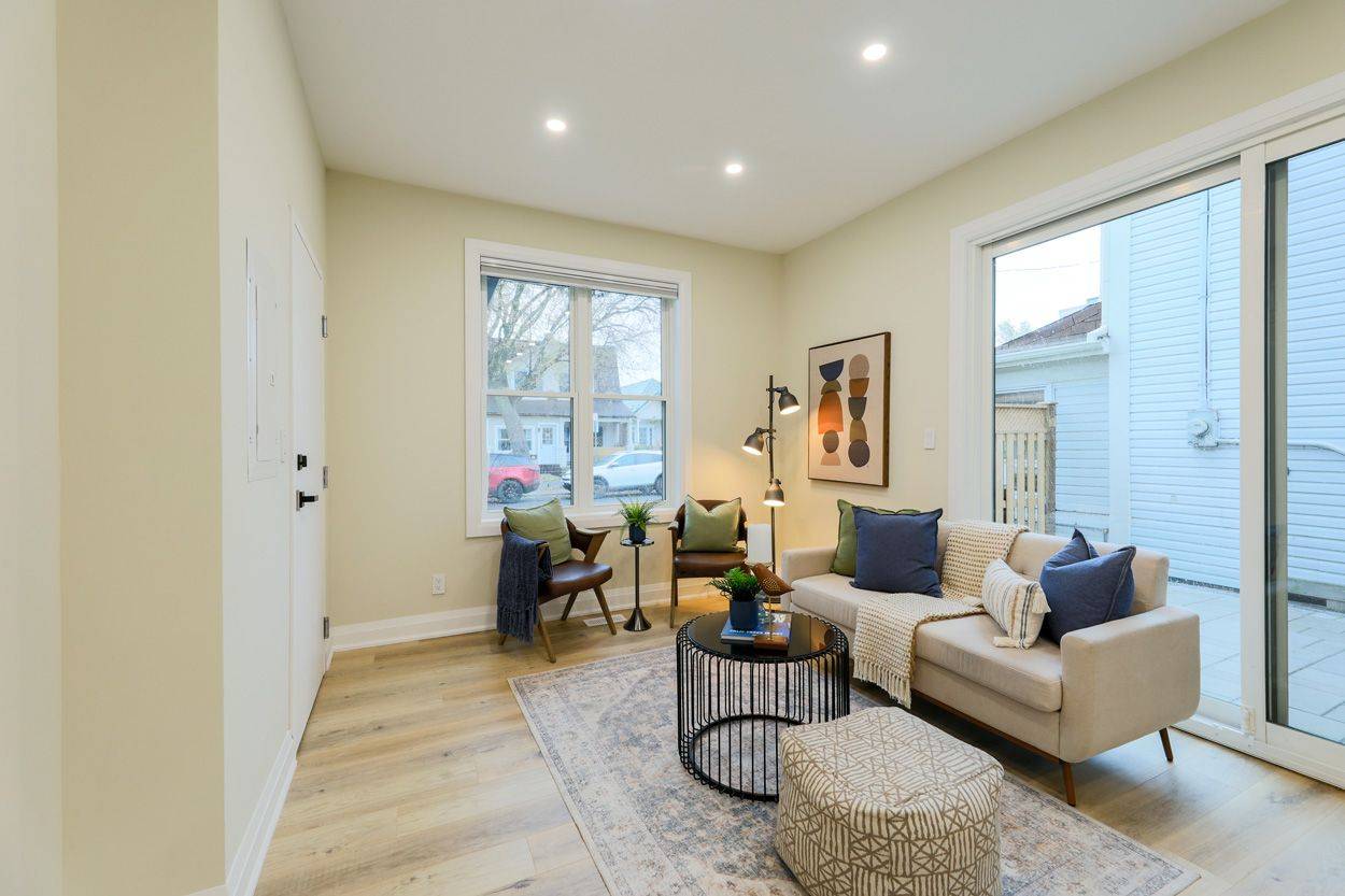 Toronto E02, ON M4C 5E3,6 Luttrell AVE #Main Floor