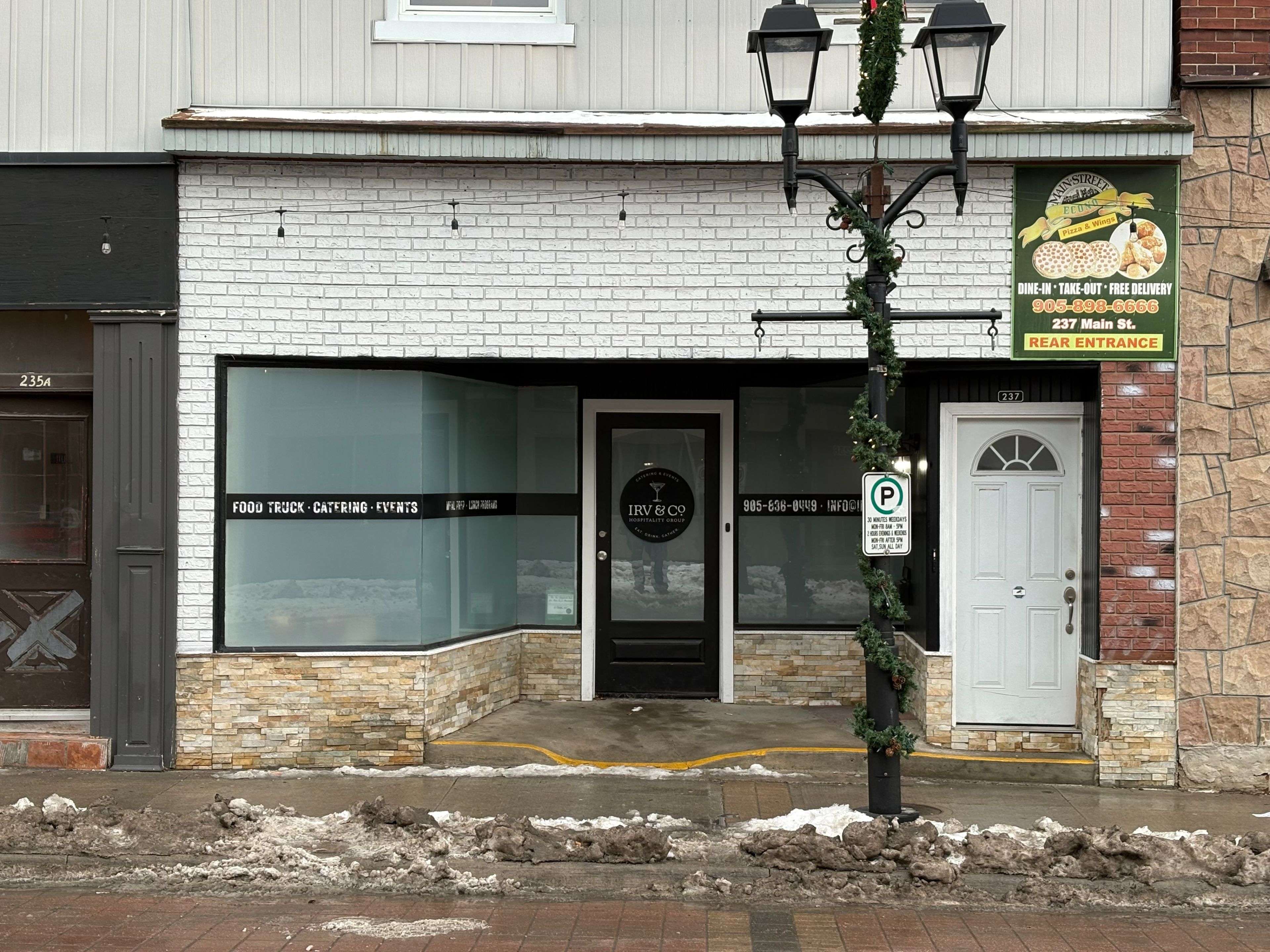 Newmarket, ON L3Y 3Z4,237 Main ST S #C1