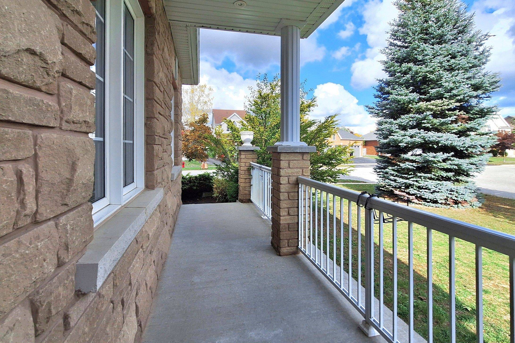 Innisfil, ON L9S 4X2,1069 Booth AVE