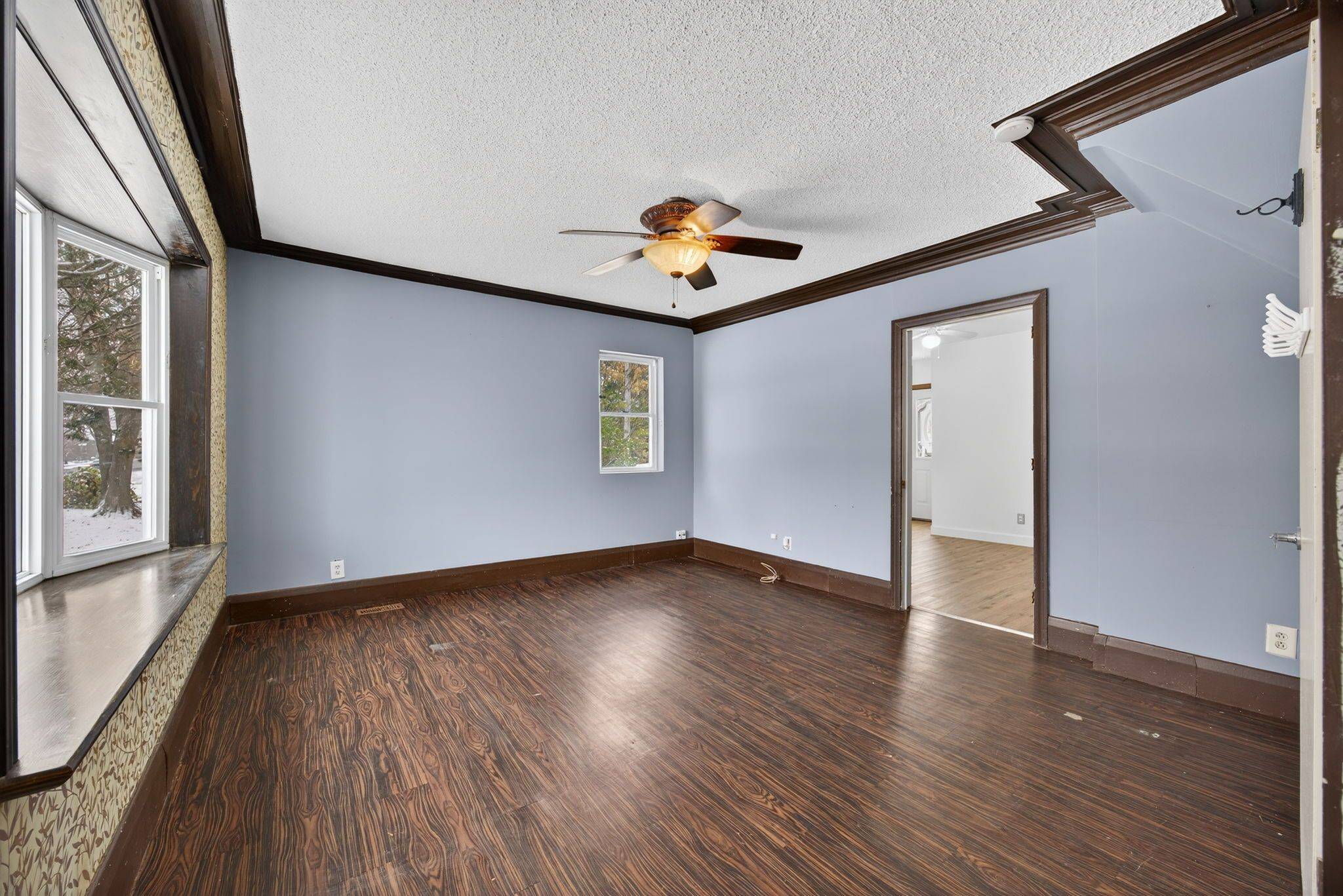 Barrie, ON L4N 2R8,114 Burton AVE