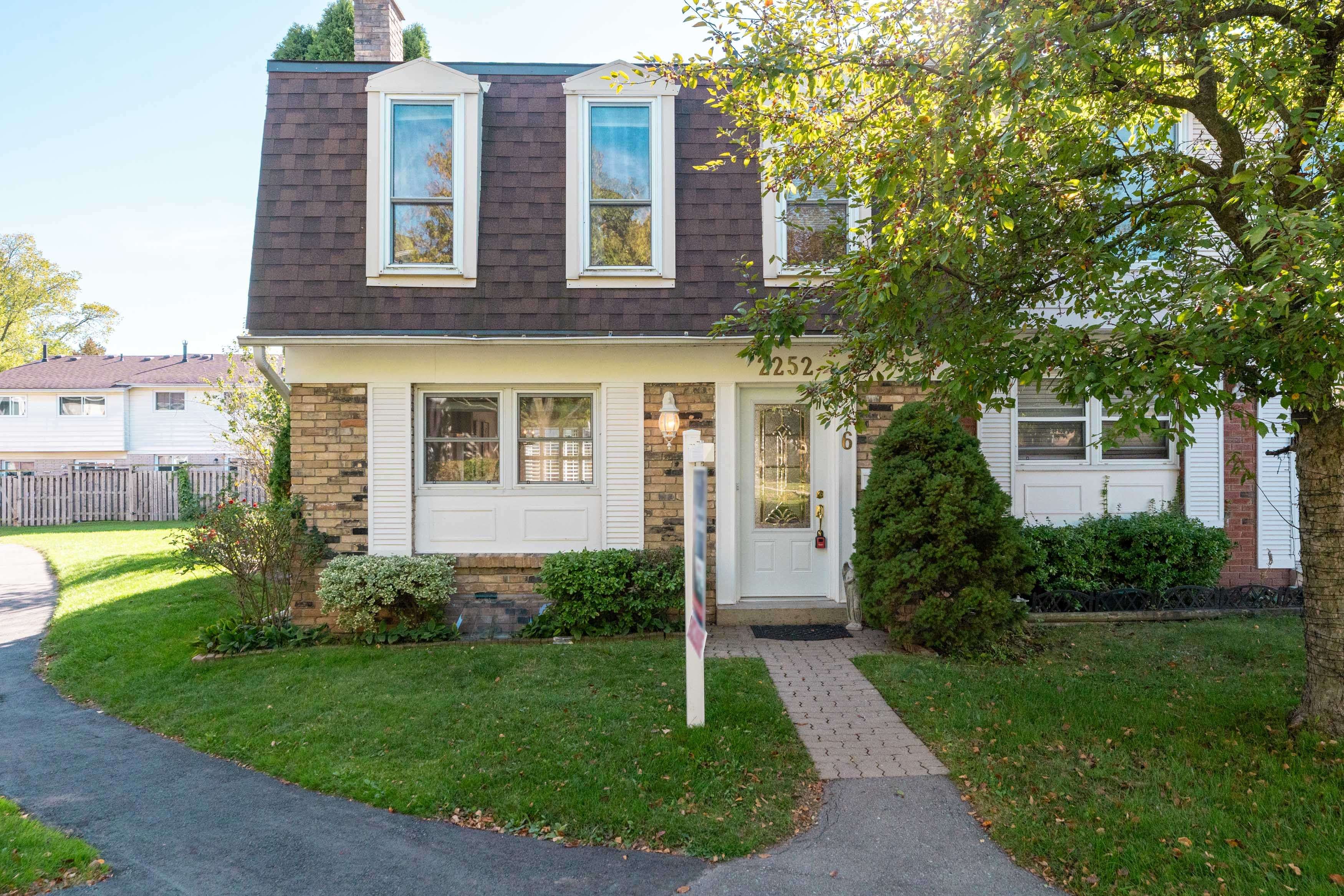 Burlington, ON L7P 2Z9,2252 Upper Middle RD #6