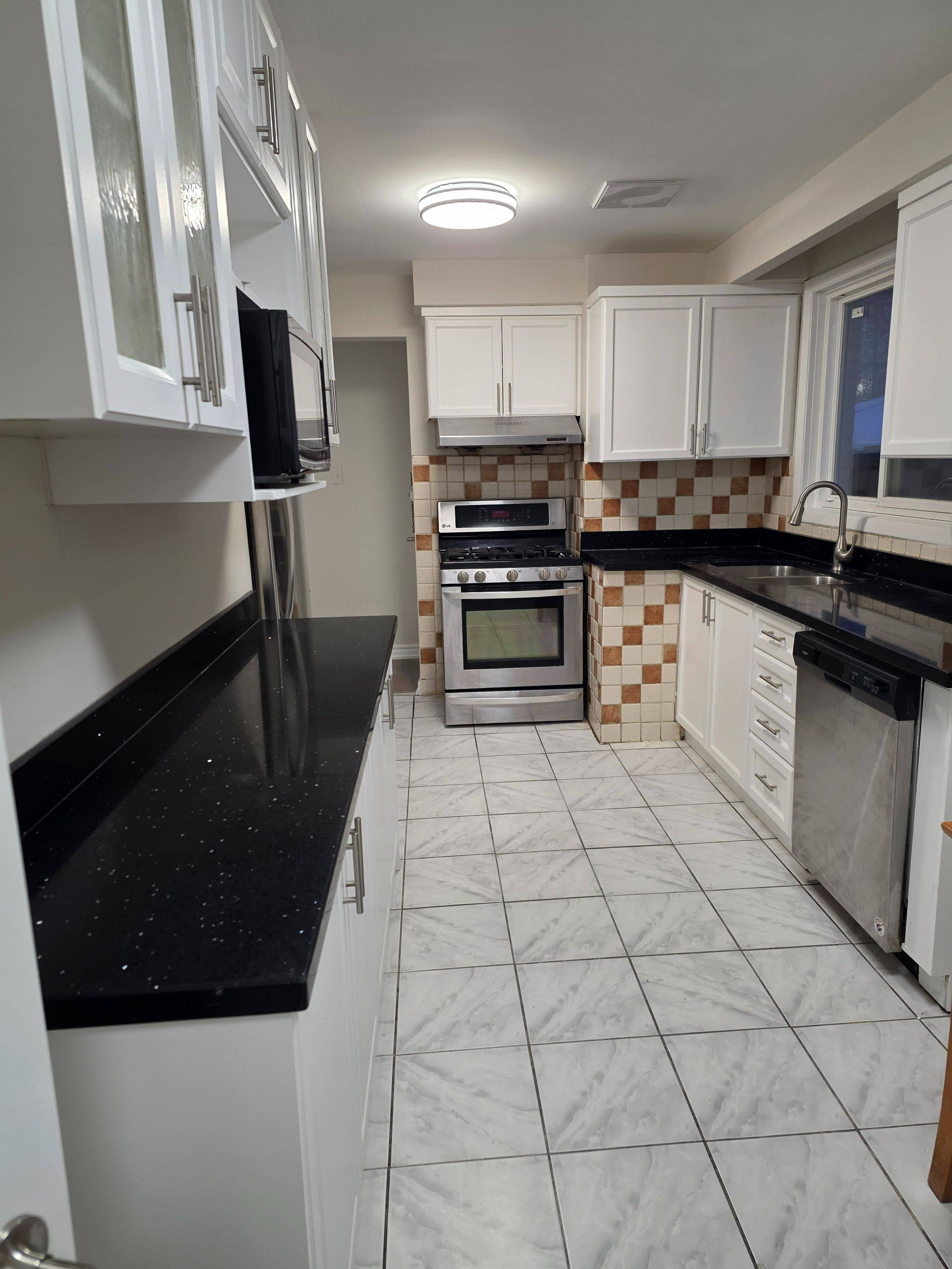 Toronto W10, ON M9V 2B8,49 Elmvale CRES