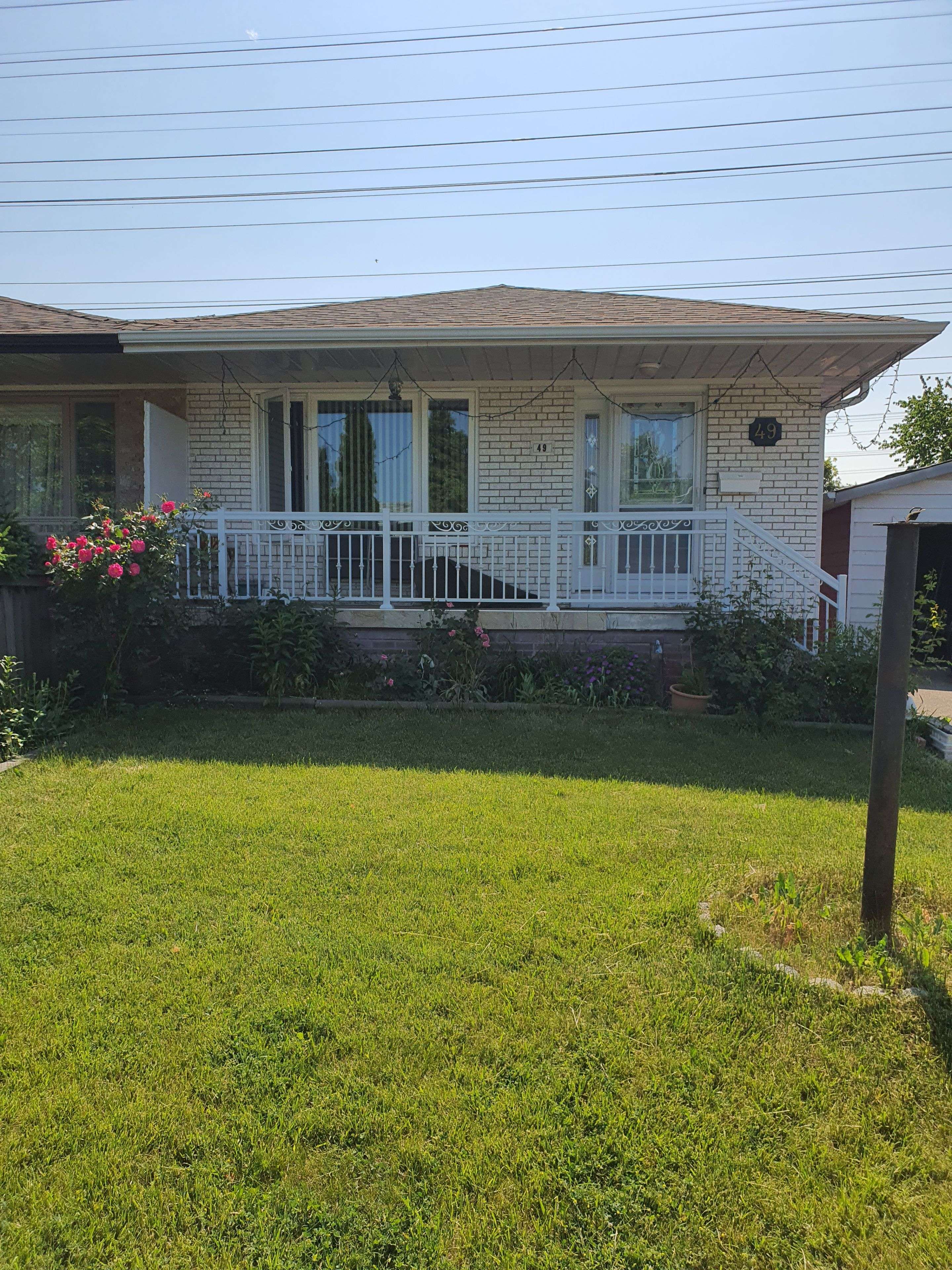 Toronto W10, ON M9V 2B8,49 Elmvale CRES
