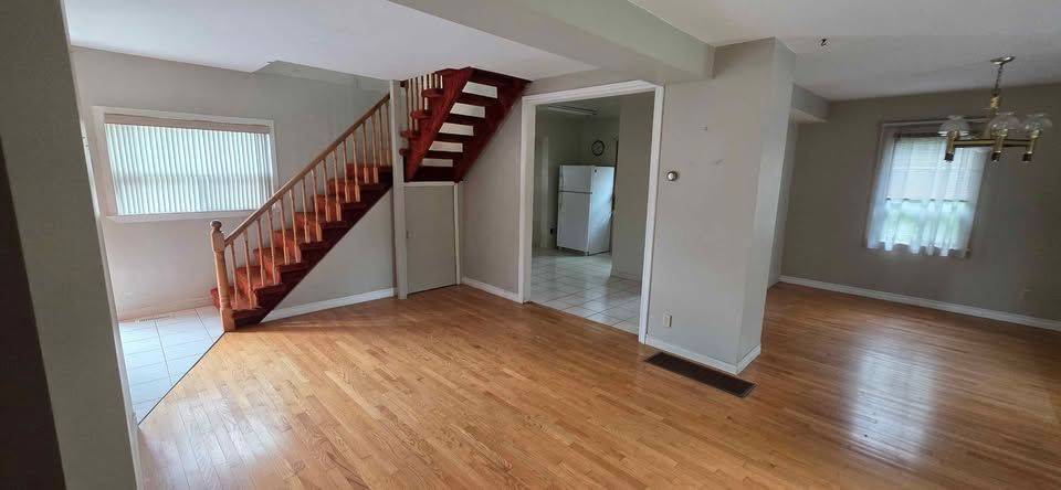 Toronto W06, ON M8W 3K8,9 Thirty Sixth ST