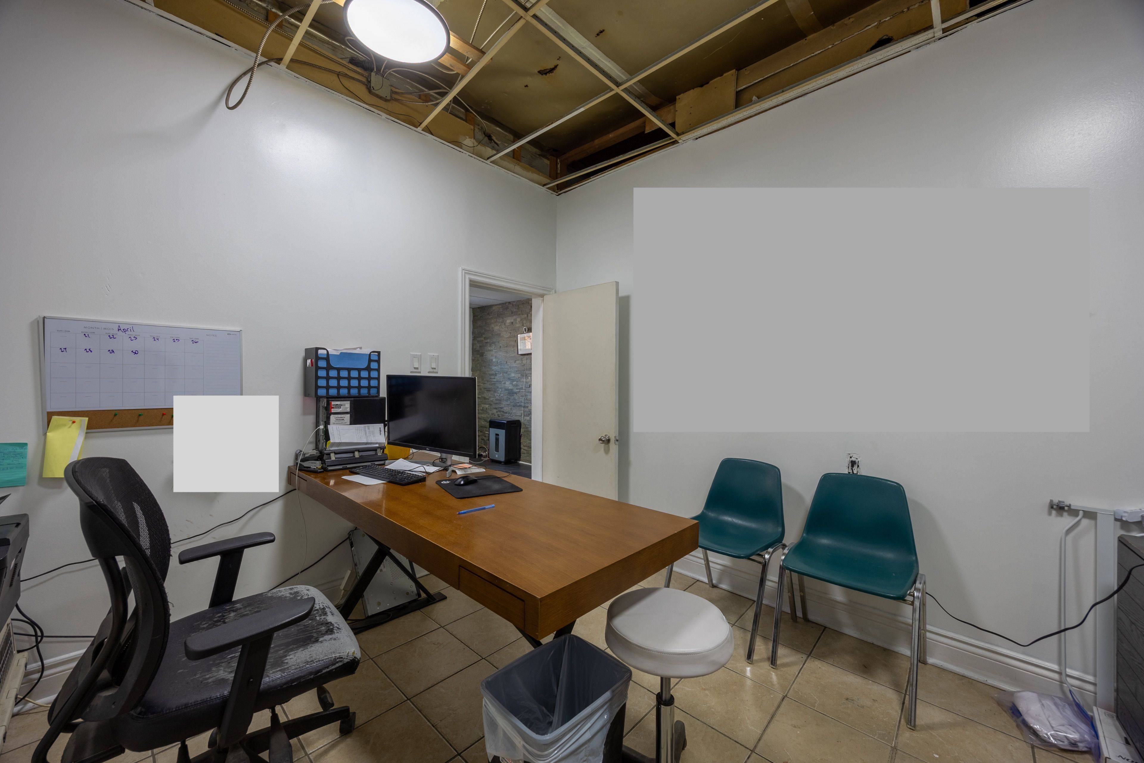 Toronto W02, ON M6H 1R4,20 Jenet AVE