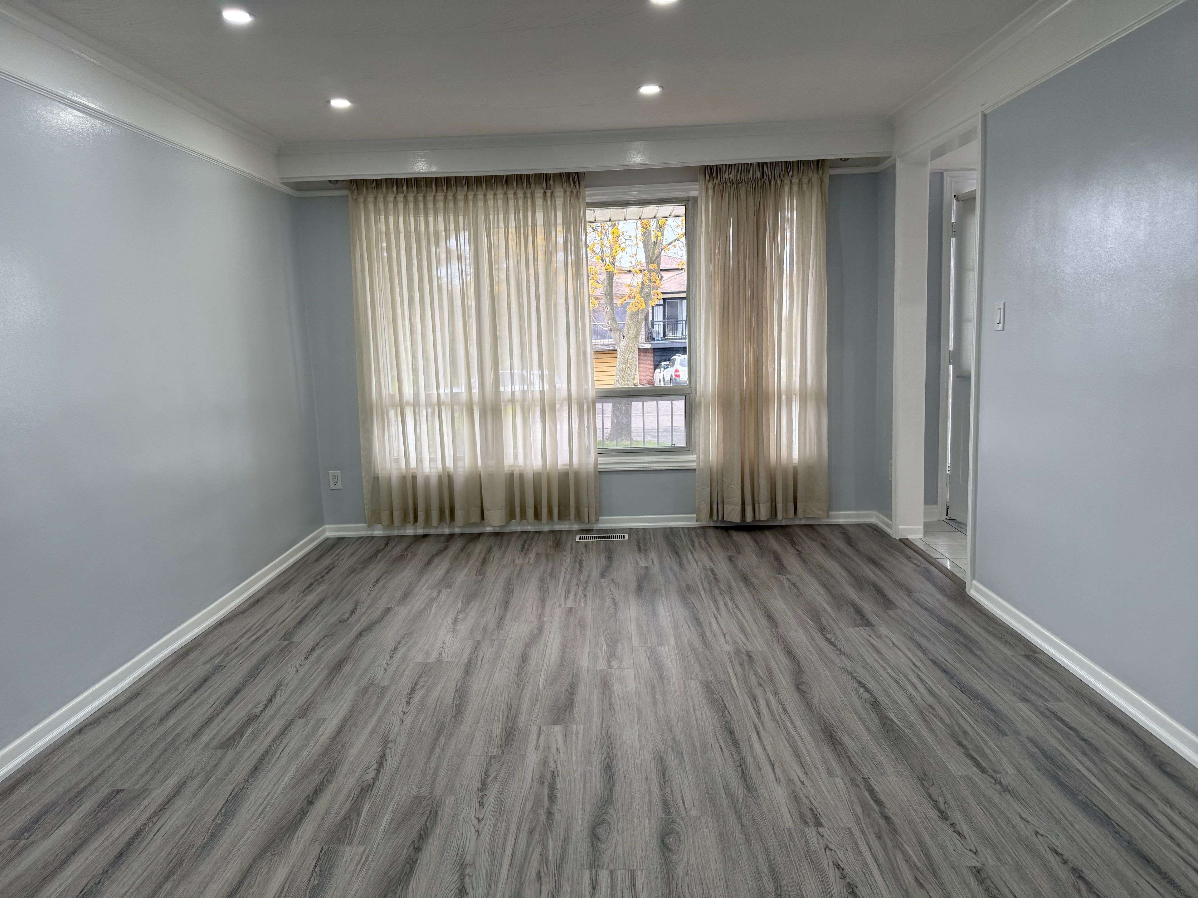 Mississauga, ON L4T 2C6,3172 Mallbridge CRES