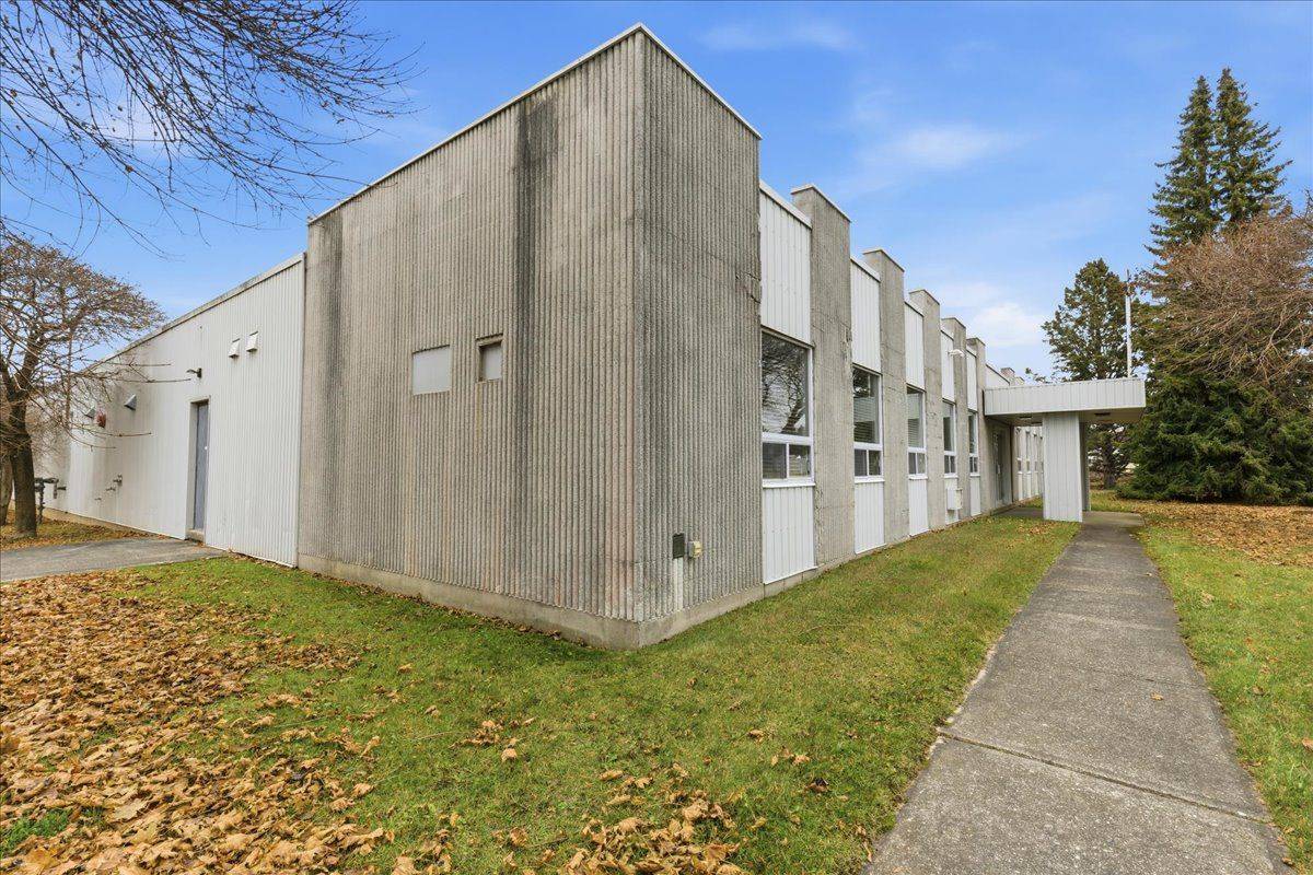 Wellington North, ON N0G 2L1,360 Perth ST