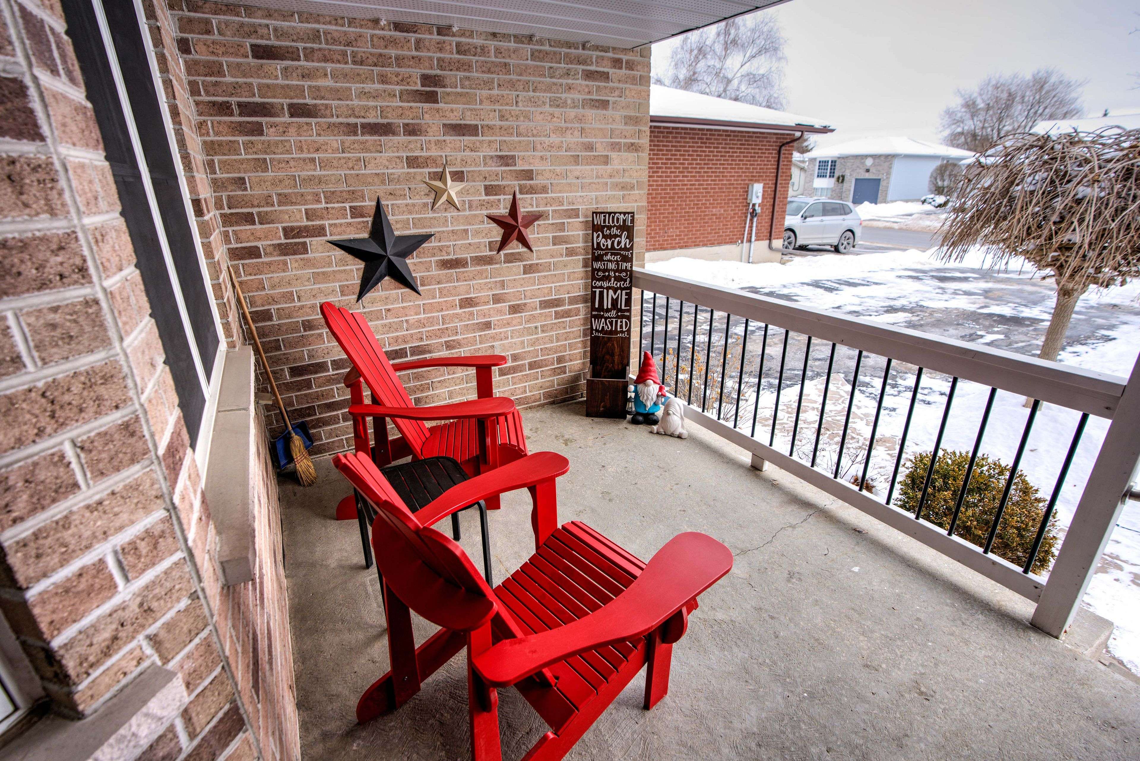 Kingston, ON K7M 8K7,406 Waterloo DR