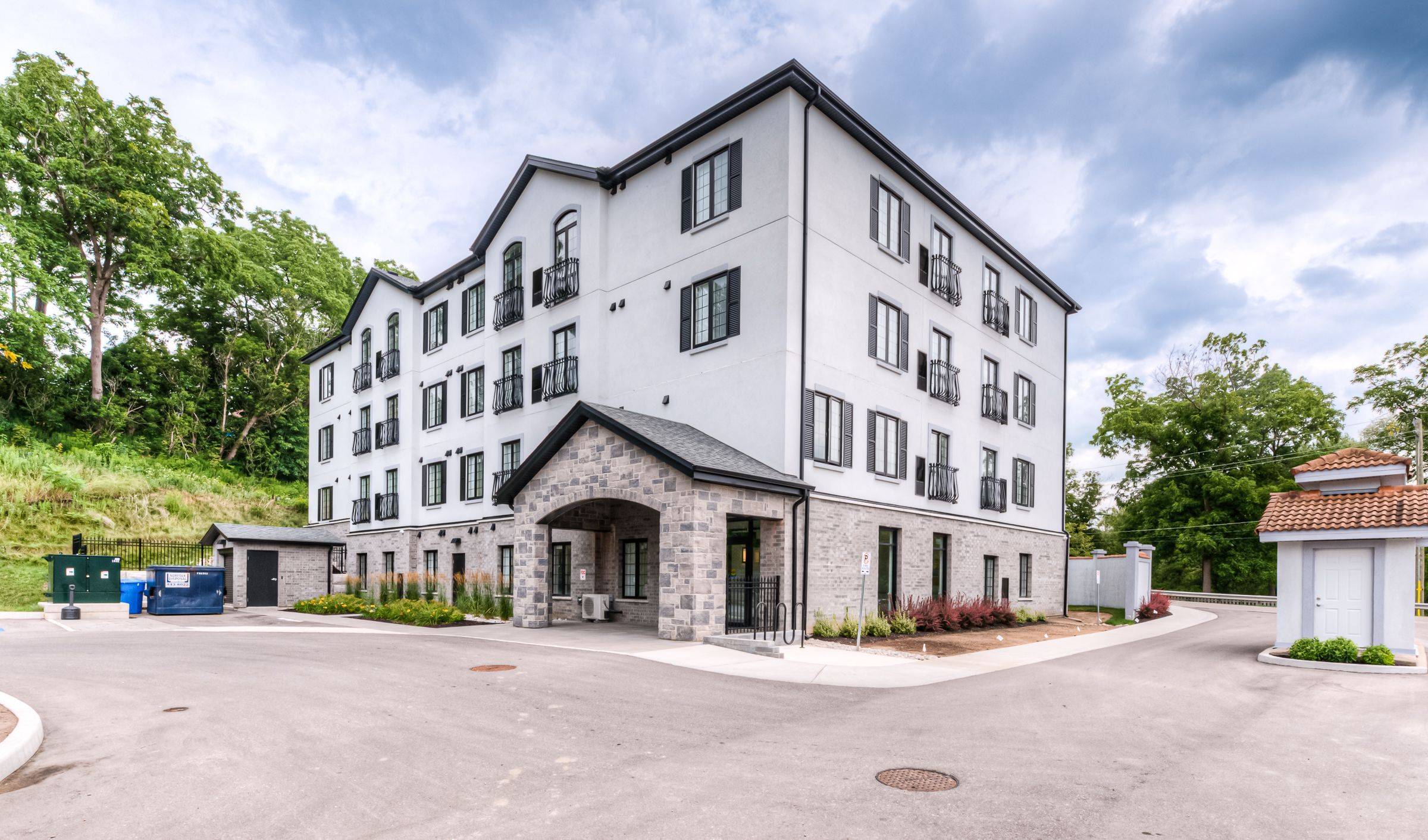 Tillsonburg, ON N4G 5X4,3 John Pound RD #408