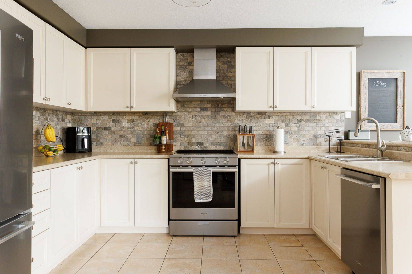 London South, ON N6M 0B3,2459 Asima DR