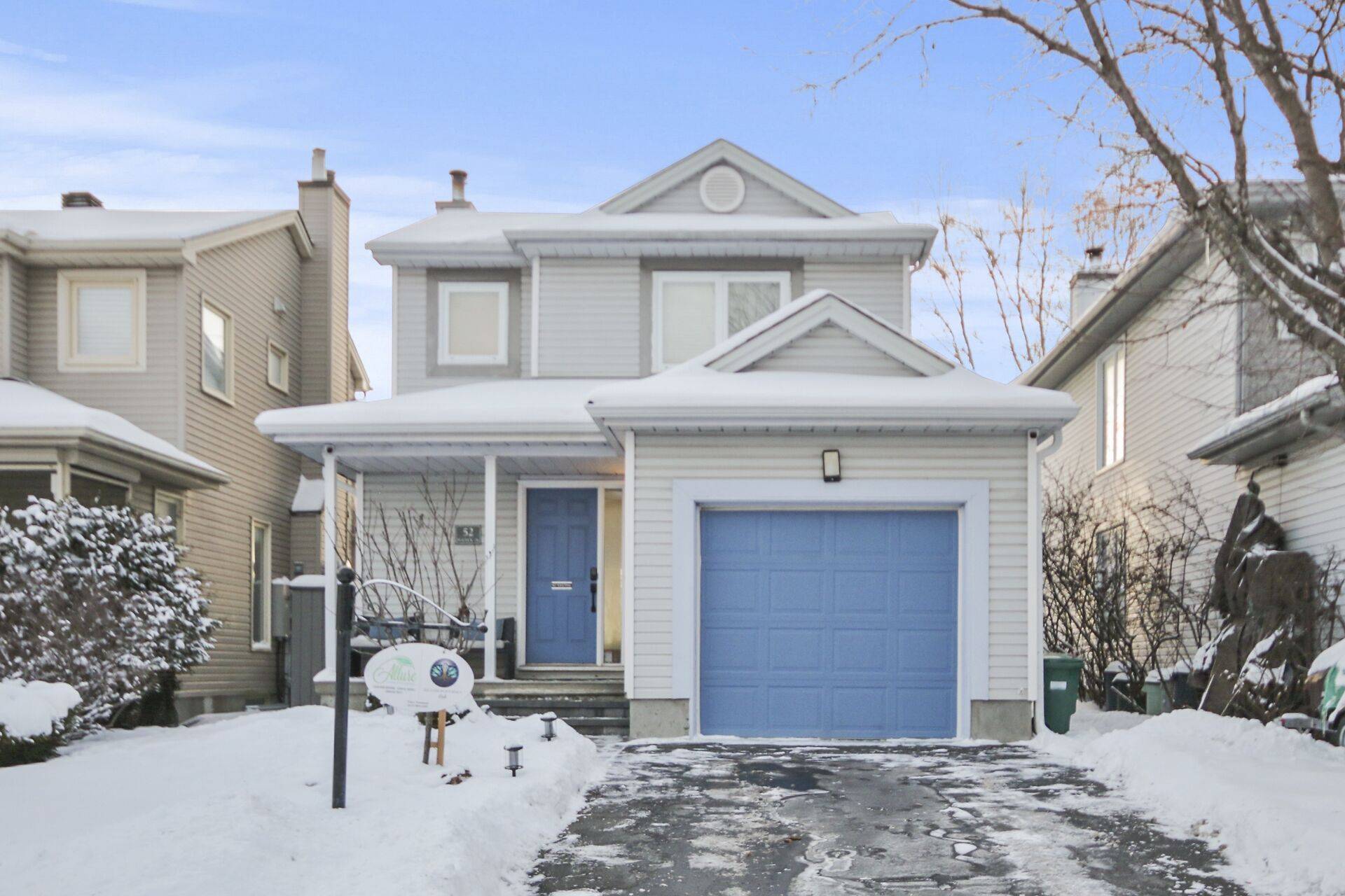 Barrhaven, ON K2J 3P7,52 Peacock CRES