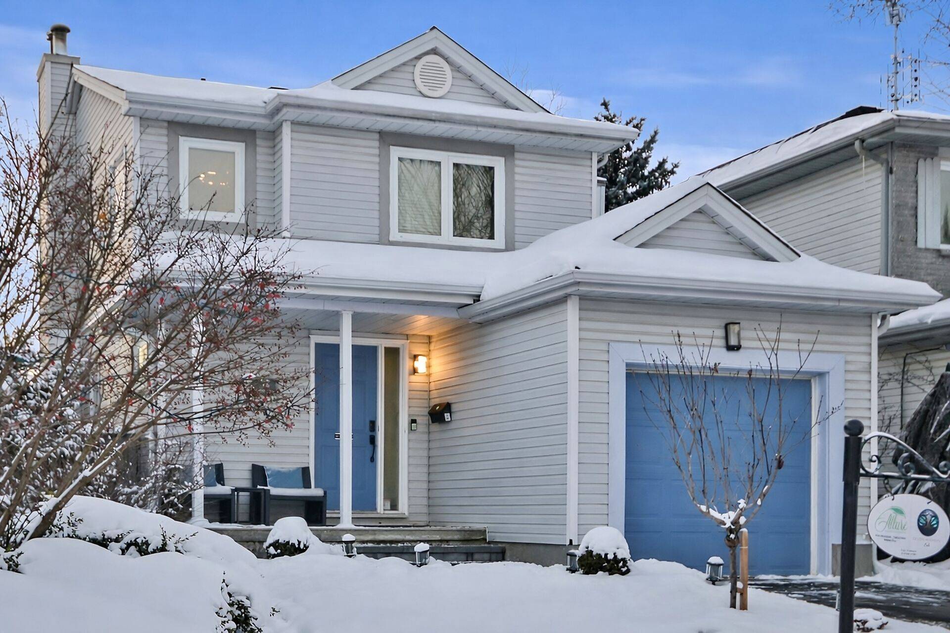 Barrhaven, ON K2J 3P7,52 Peacock CRES