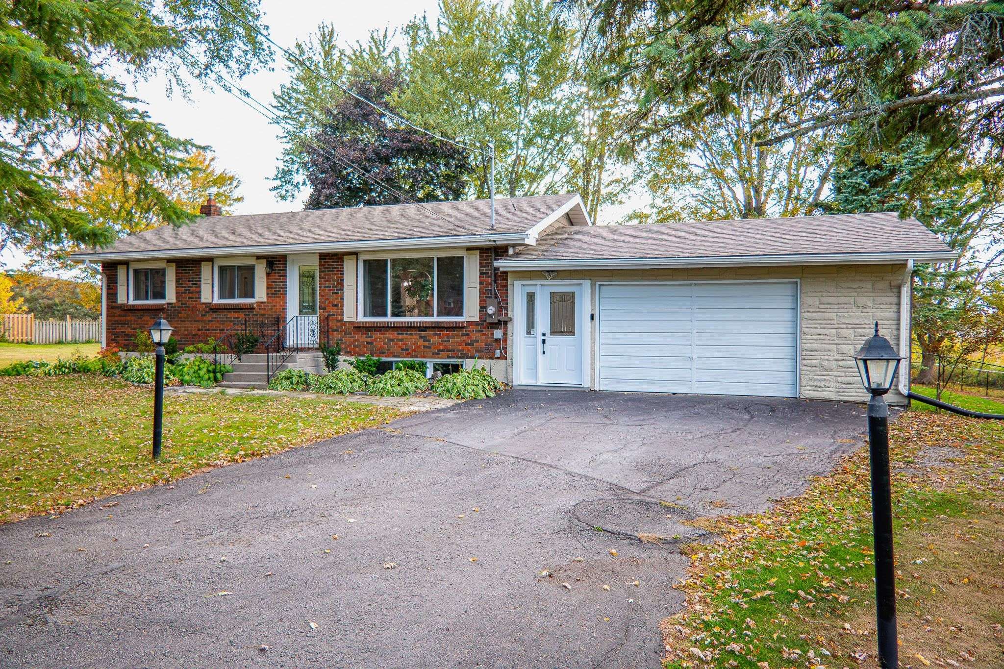 Belleville, ON K8N 4Z2,163 Avonlough RD