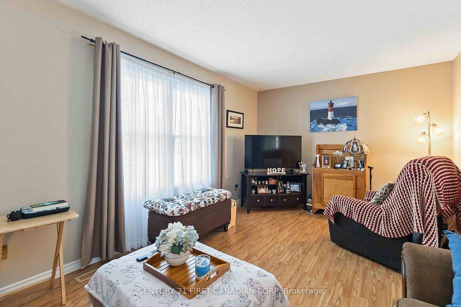 London South, ON N6C 5P3,71 GOLFDALE CRES