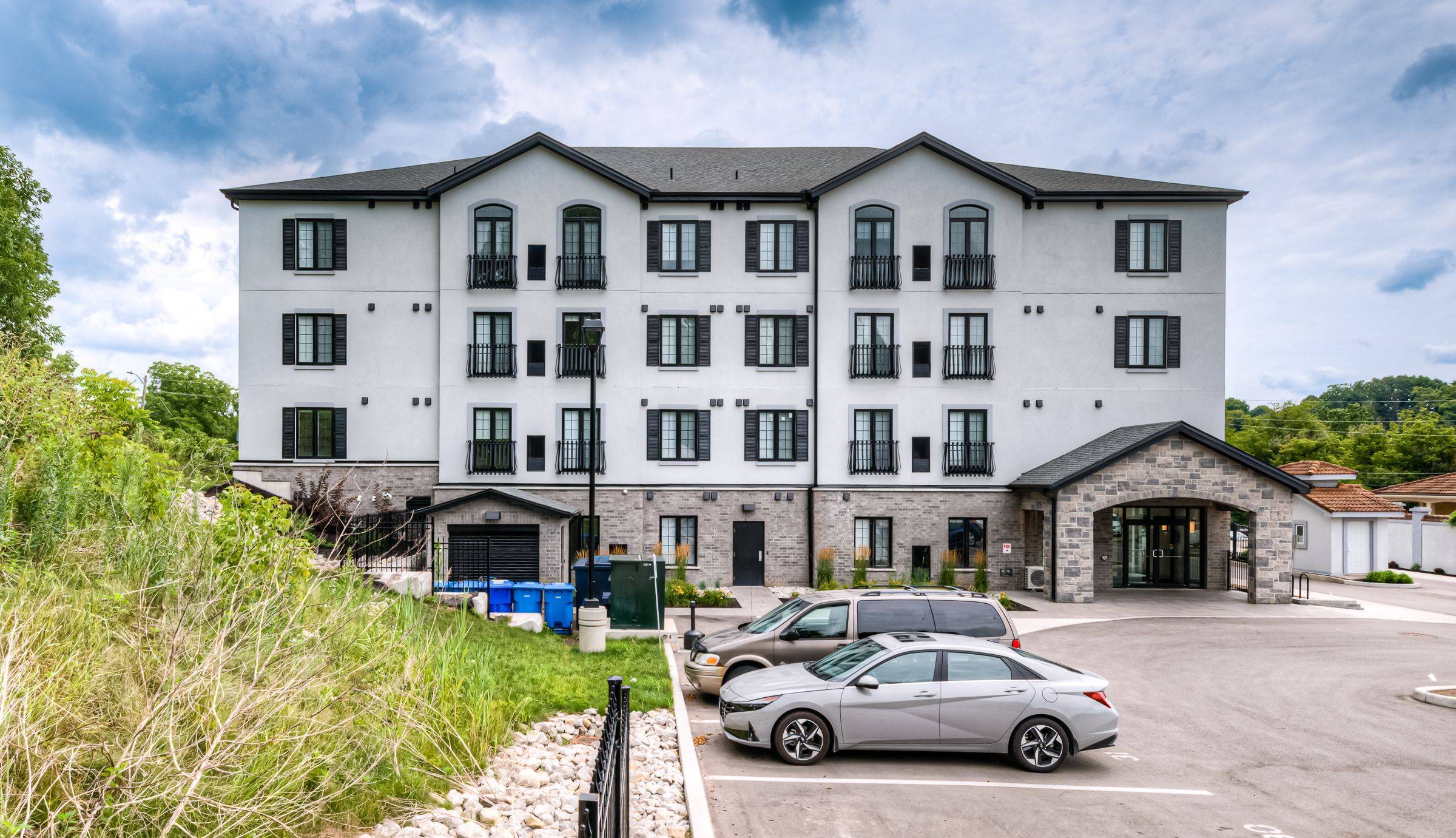 Tillsonburg, ON N4G 5X4,3 John Pound RD #409