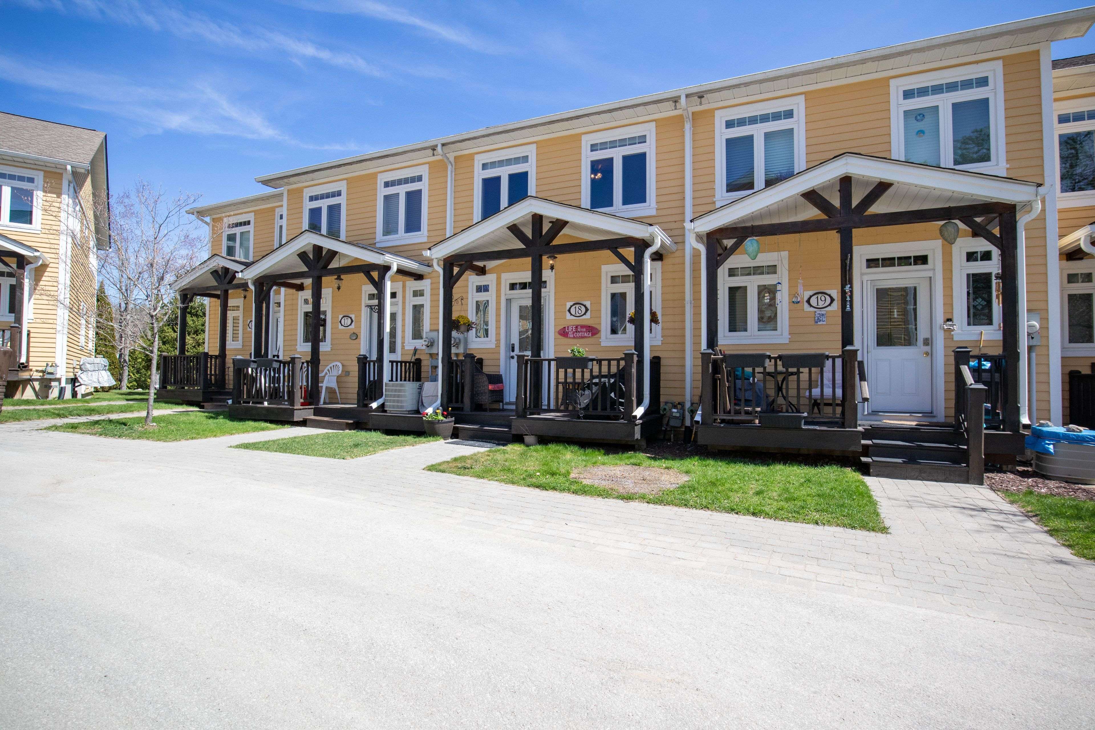 North Kawartha, ON K0L 1A0,1579 Anstruther Lake RD #18