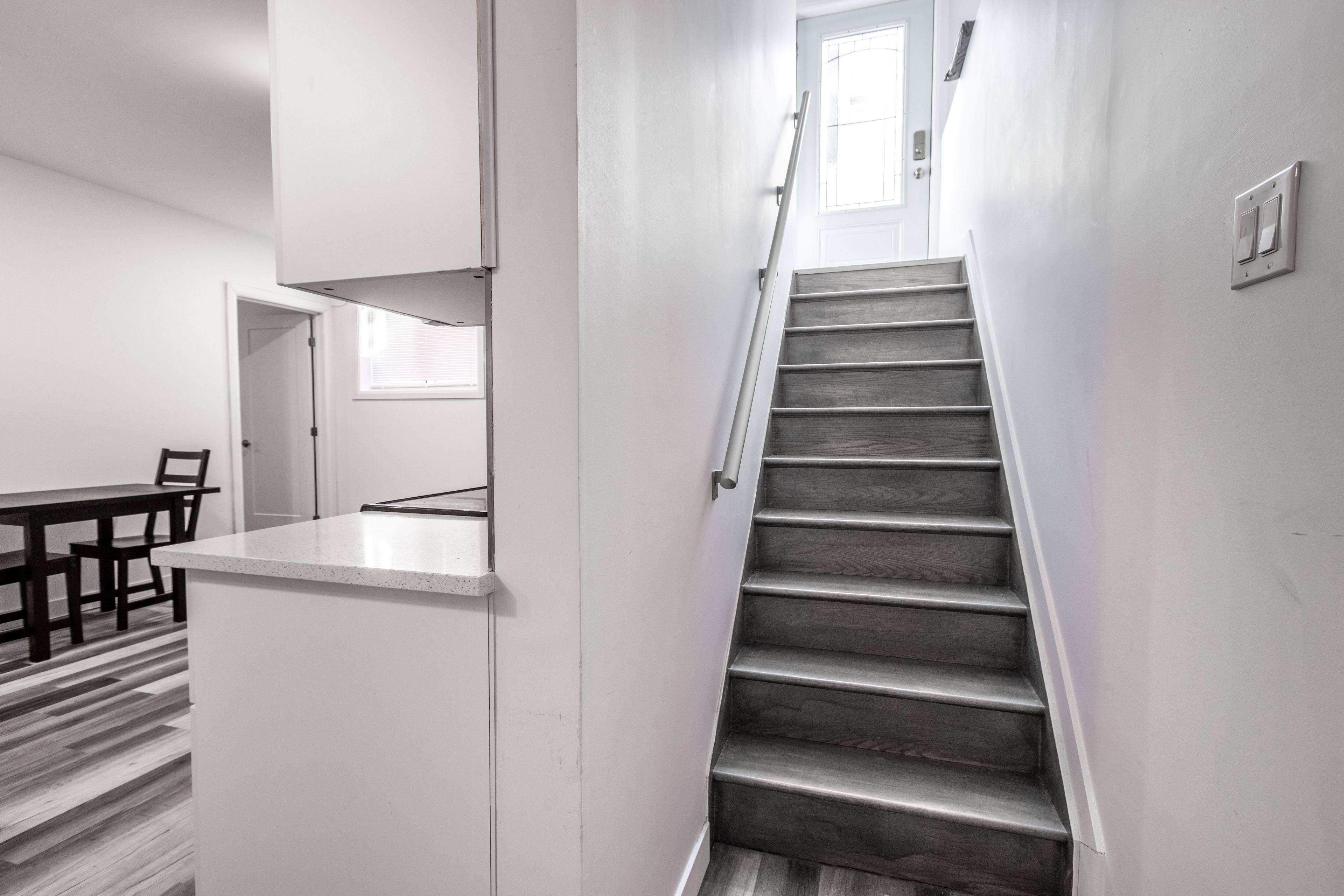 Britannia Heights - Queensway Terrace N And Area, ON K2B 5N5,865 Tavistock RD #B