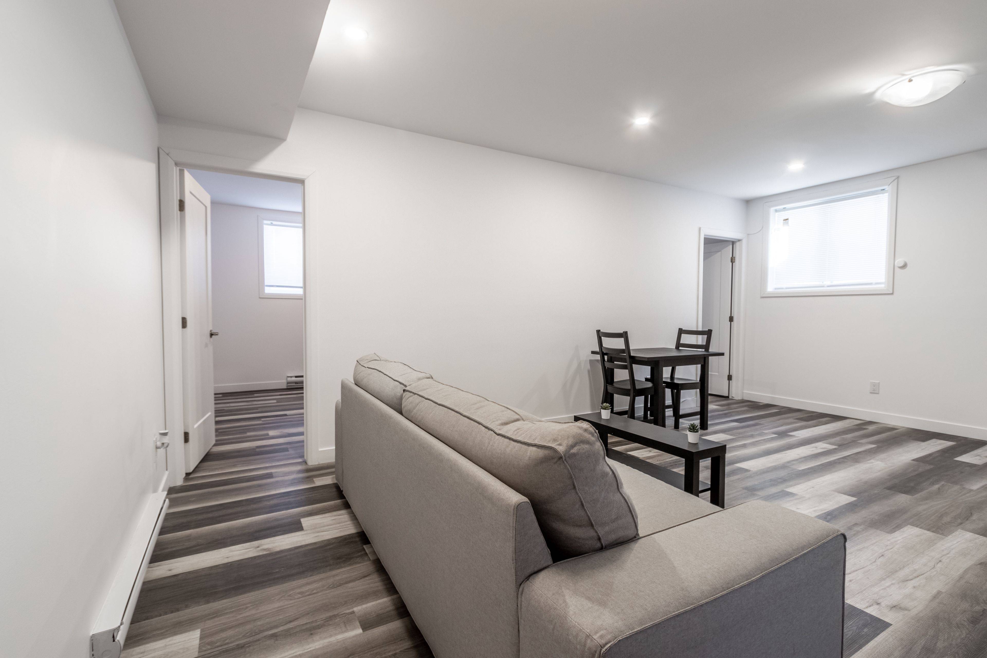 Britannia Heights - Queensway Terrace N And Area, ON K2B 5N5,865 Tavistock RD #B