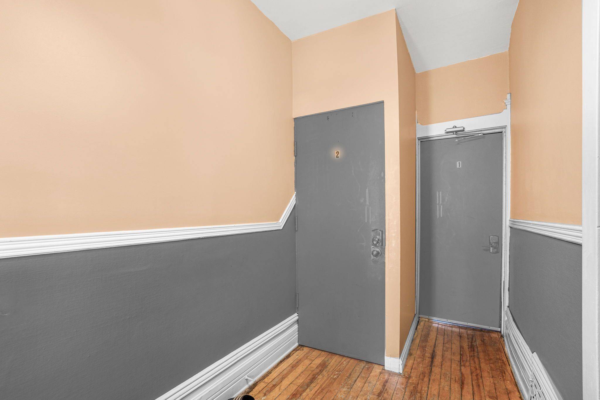 West Centre Town, ON K1R 6Y8,48 LOUISA ST