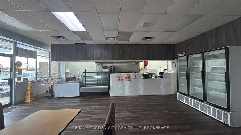 St. Catharines, ON L2M 4Y2,595 Carlton ST #5&6