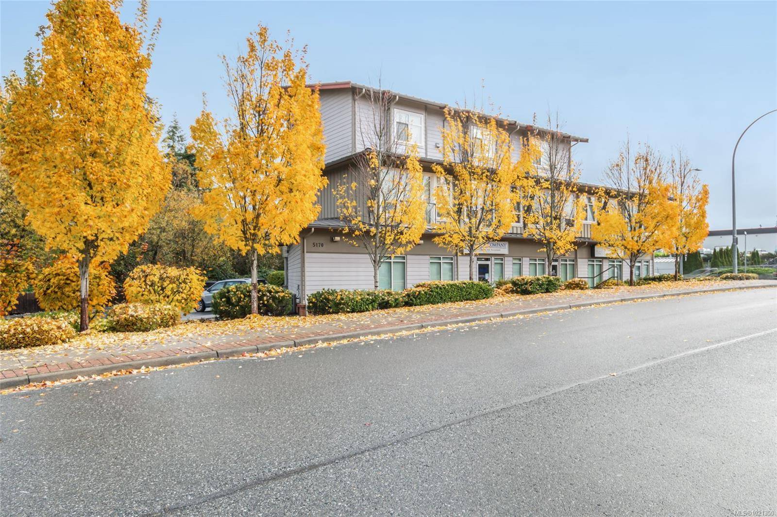 Nanaimo, BC V9T 2Z2,5170 Dunster Rd #204