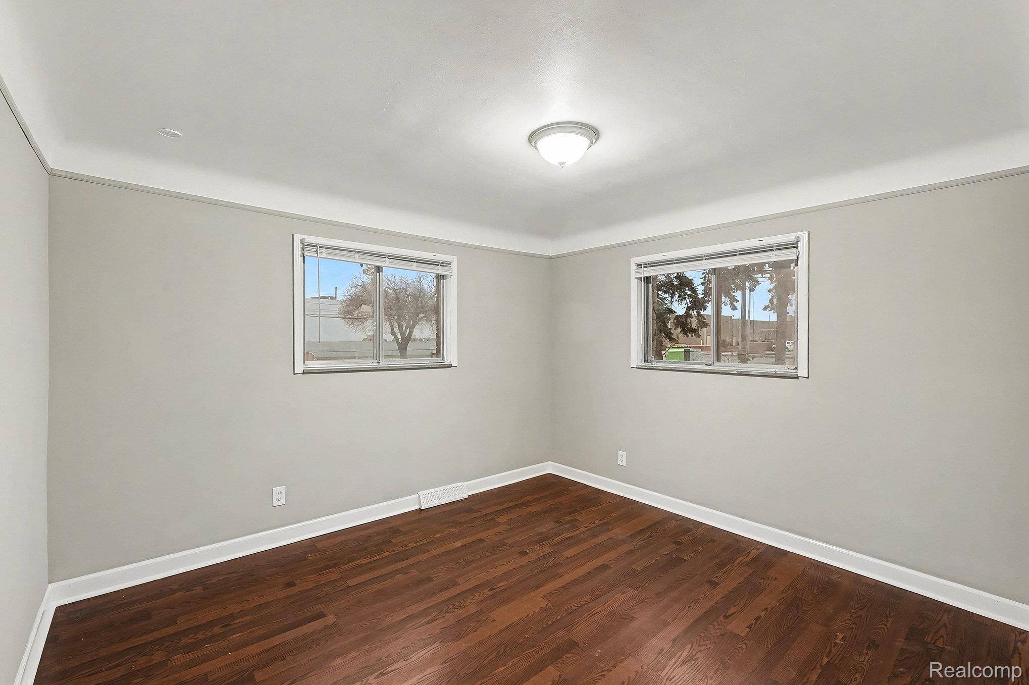 Center Line, MI 48015,7356 Wiegand