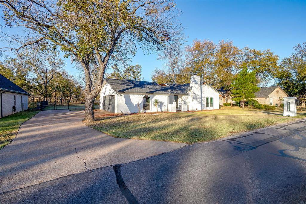 Granbury, TX 76049,10127 Ravenswood Road