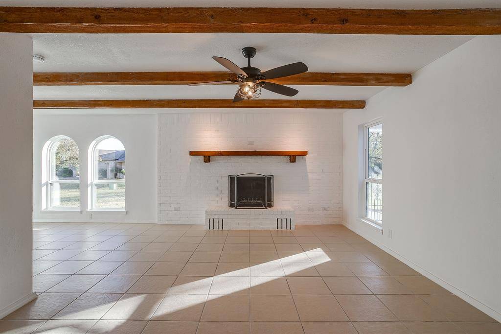 Granbury, TX 76049,10127 Ravenswood Road