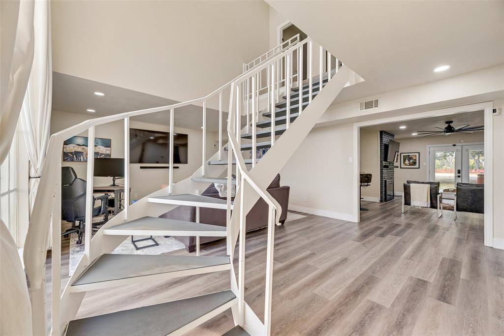 Benbrook, TX 76126,61 One Main Place