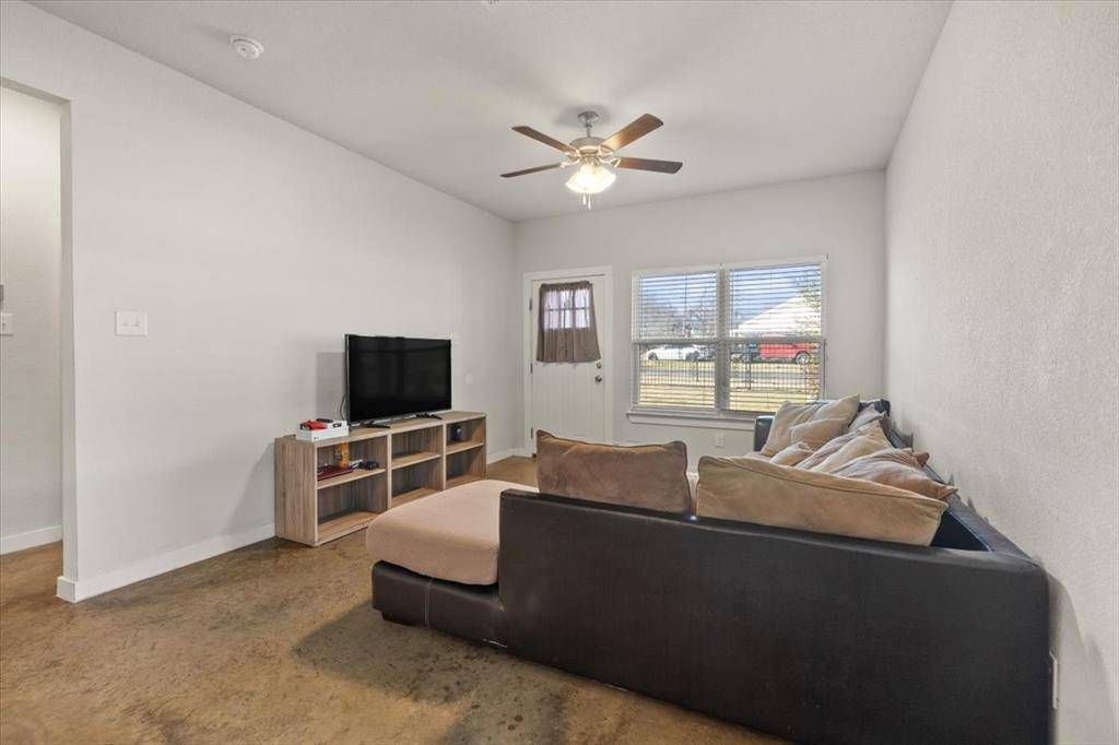 Alvarado, TX 76009,213 S Baugh Street