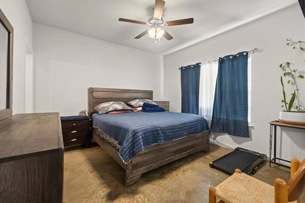 Alvarado, TX 76009,213 S Baugh Street