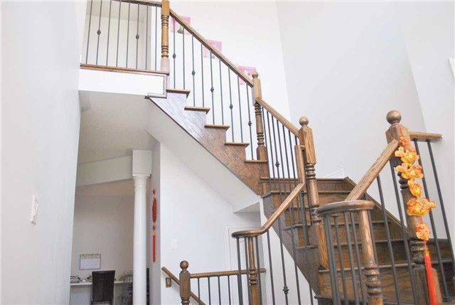 East Gwillimbury, ON L9N 0C1,180 Harvest Hills BLVD