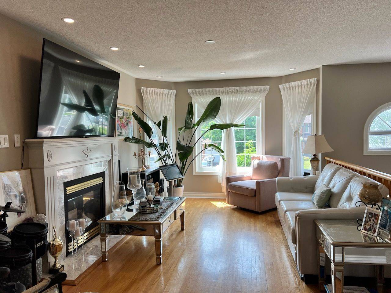 Whitchurch-stouffville, ON L4A 1J9,105 Sandale RD #Upper