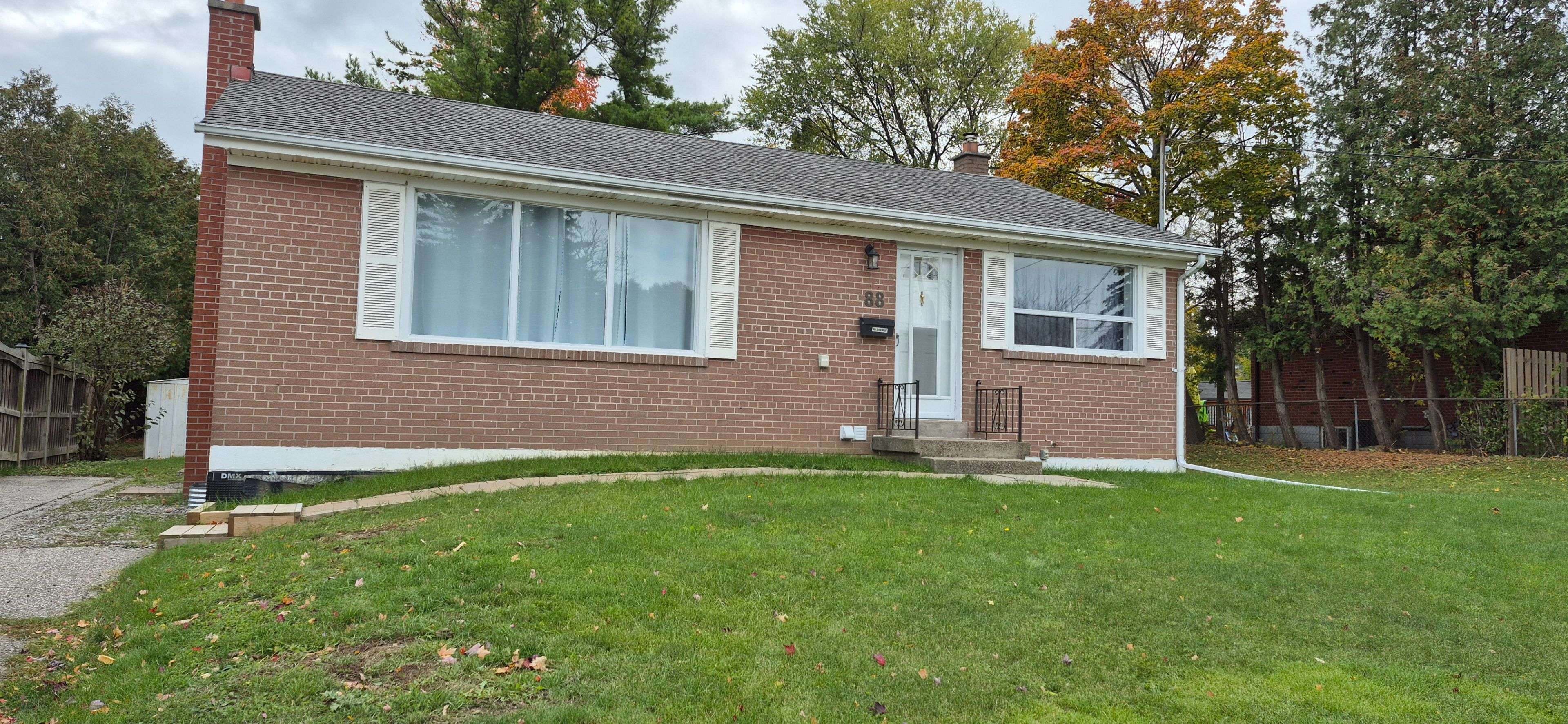 Mississauga, ON L5M 1V7,88 Vista BLVD