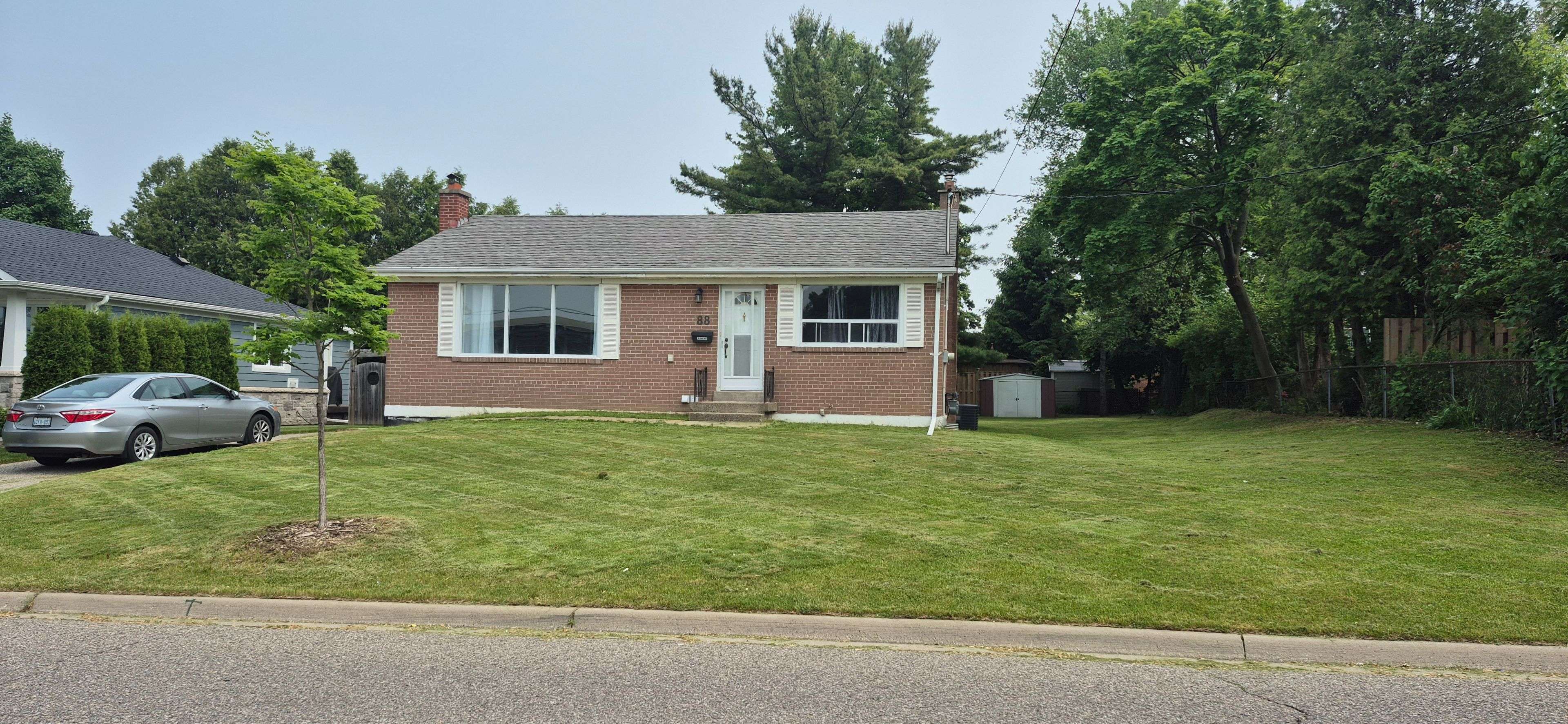 Mississauga, ON L5M 1V7,88 Vista BLVD